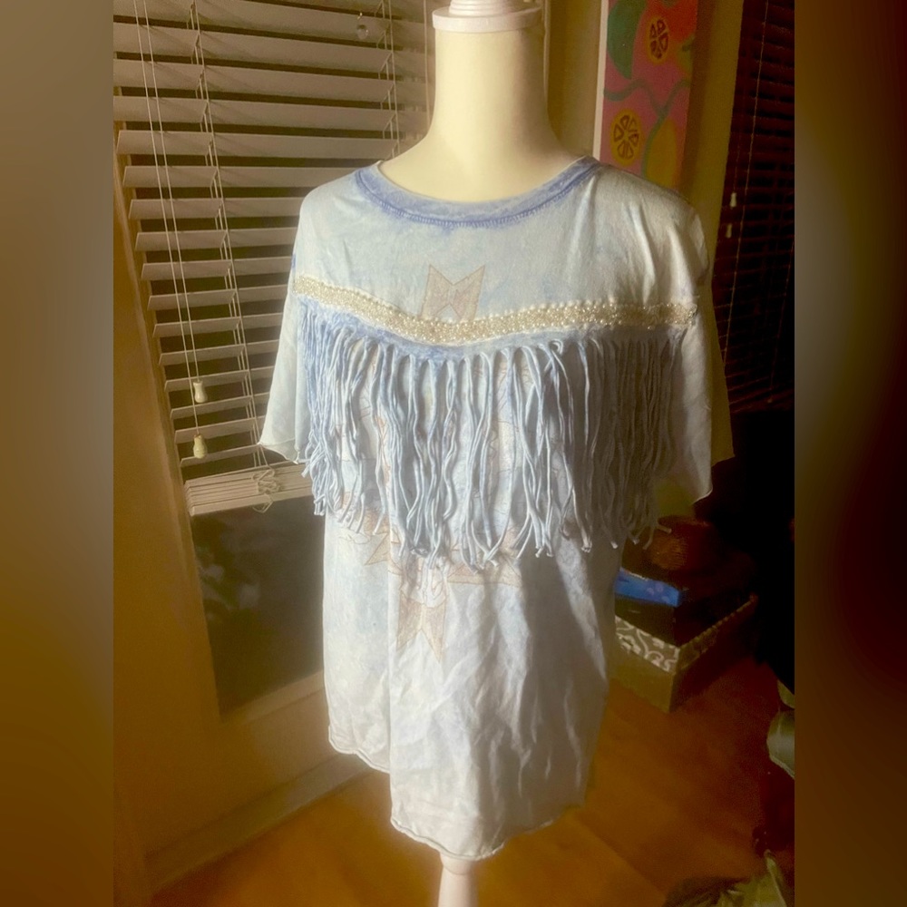 Buckle fringe western tee
